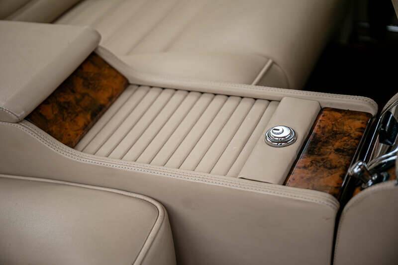 Image 38/50 of Bentley Continental R (1996)