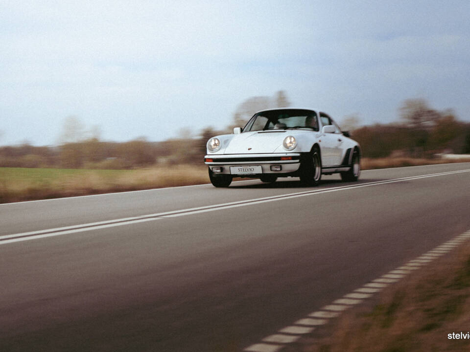 Image 43/46 of Porsche 911 Turbo 3.3 (1980)