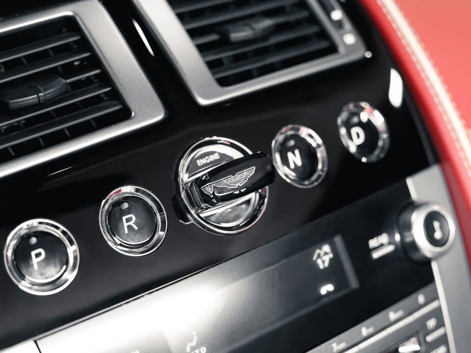 Image 35/38 of Aston Martin Virage (2012)