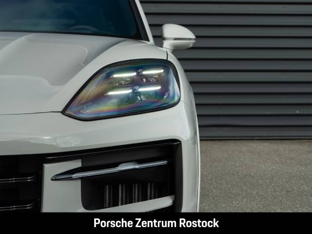 Obraz 3/33 pojazdu Porsche Cayenne E-Hybrid (1900)