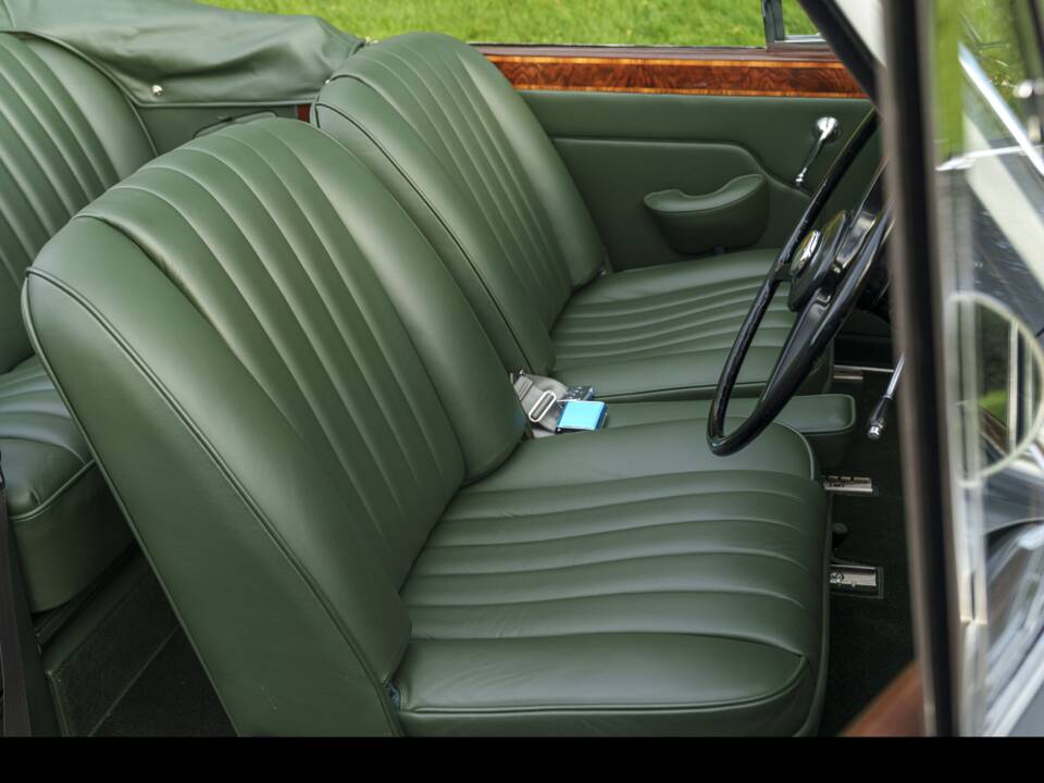 Bild 21/29 von Bentley S1 DHC Park Ward (1958)