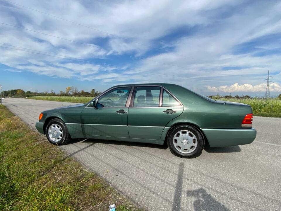 Imagen 7/22 de Mercedes-Benz 500 SE (1991)