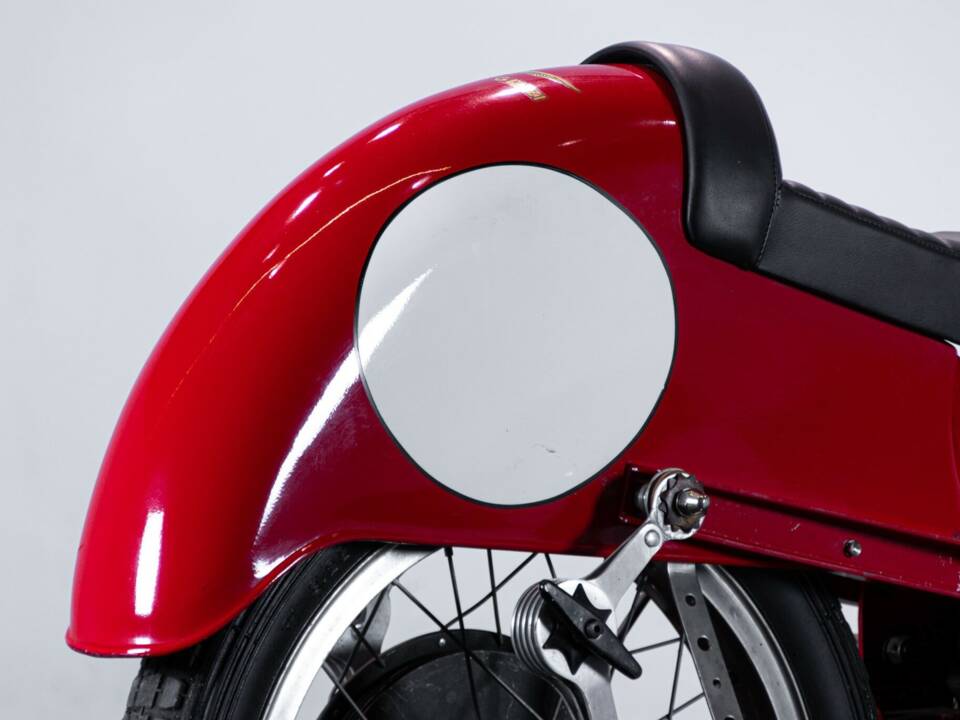 Image 28/50 of Moto Guzzi DUMMY (1948)