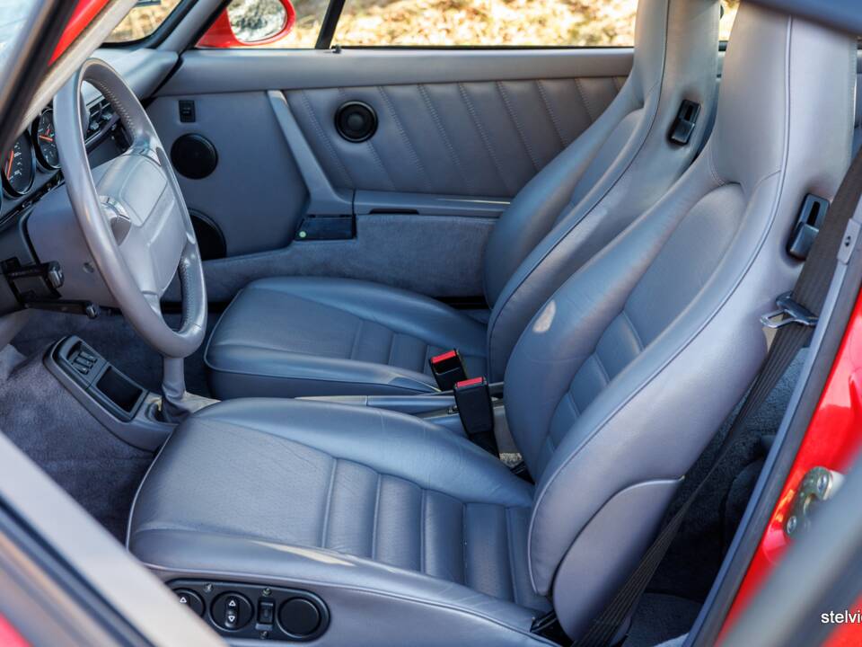 Afbeelding 19/33 van Porsche 911 Carrera 2 (1993)