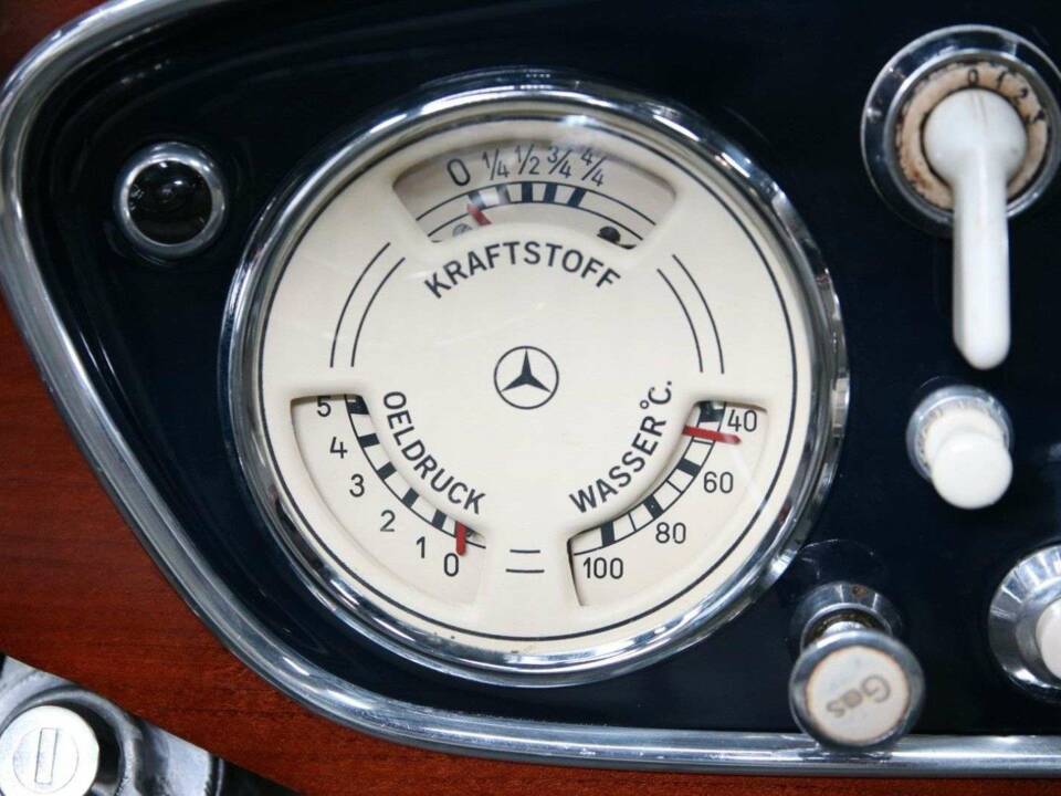 Image 21/50 of Mercedes-Benz 320 Cabriolet B (1939)