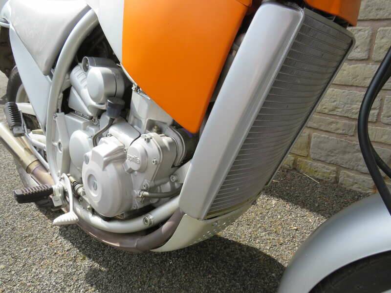 Bild 21/41 von Aprilia Moto 6.5 (2000)