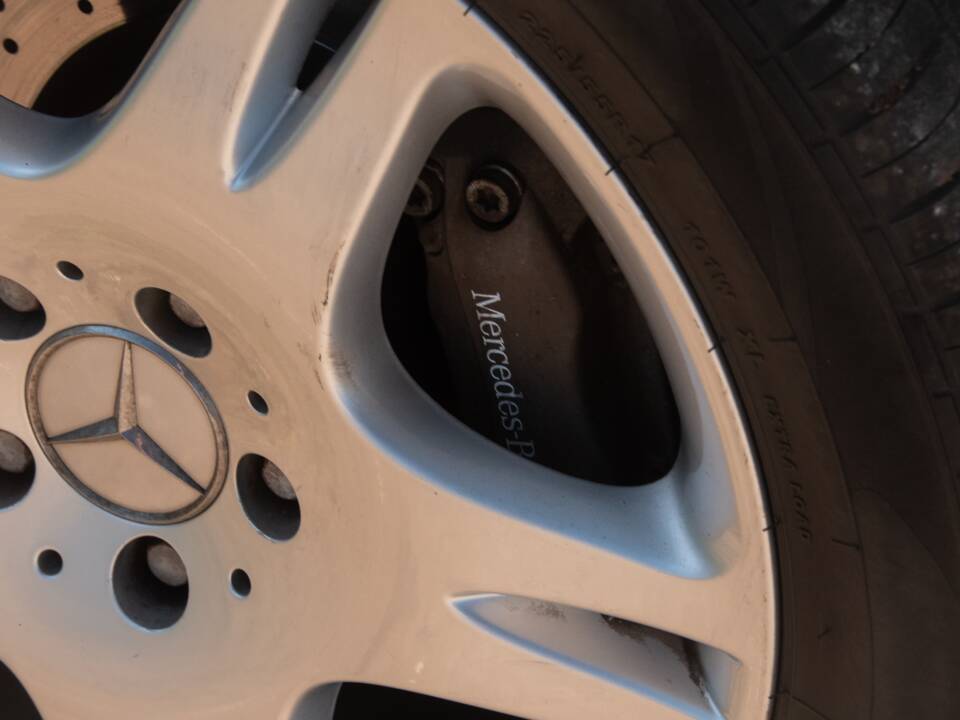 Image 47/50 of Mercedes-Benz CL 500 (2002)