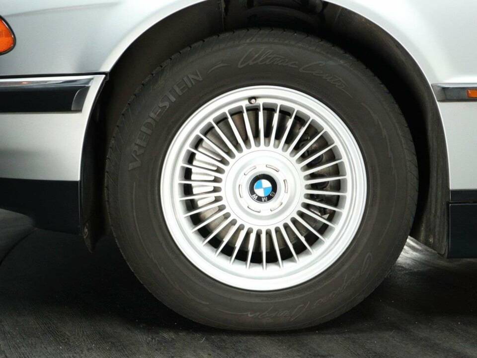 Bild 30/30 von BMW 750i (1999)