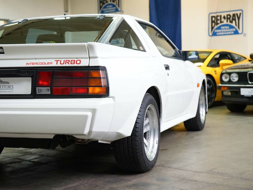 Image 17/55 of Mitsubishi Starion (1989)