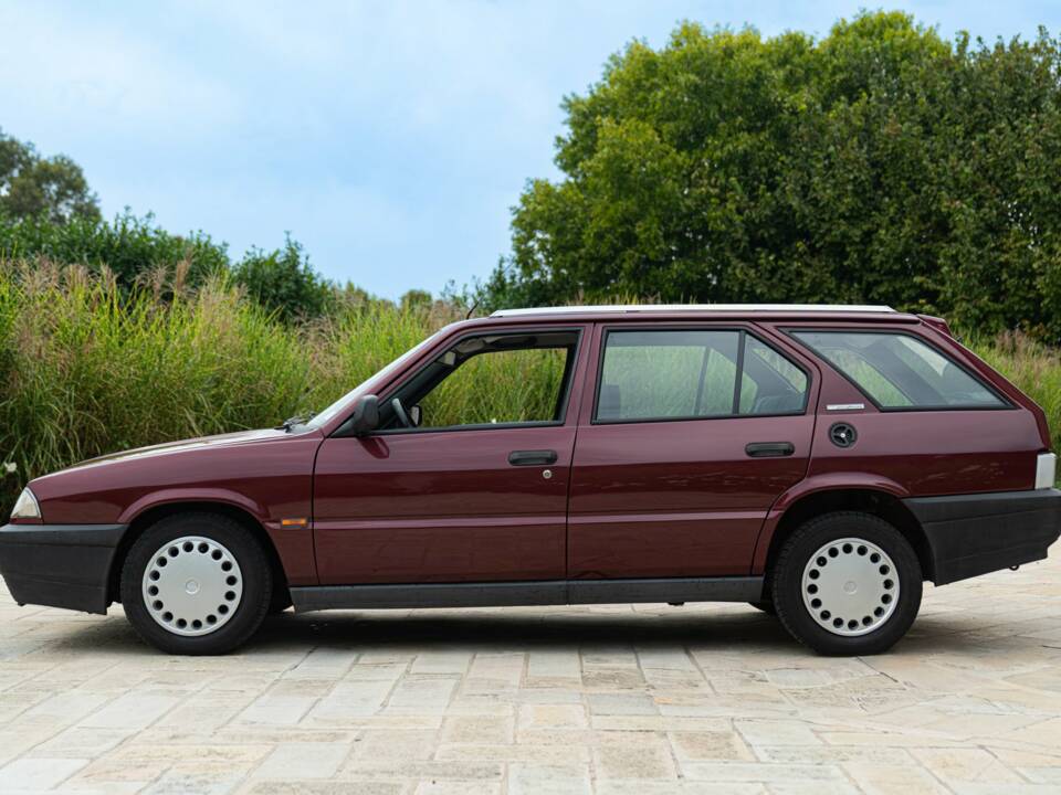 Image 5/50 of Alfa Romeo 33 - 1.3 Sportwagon 4x4 (1992)