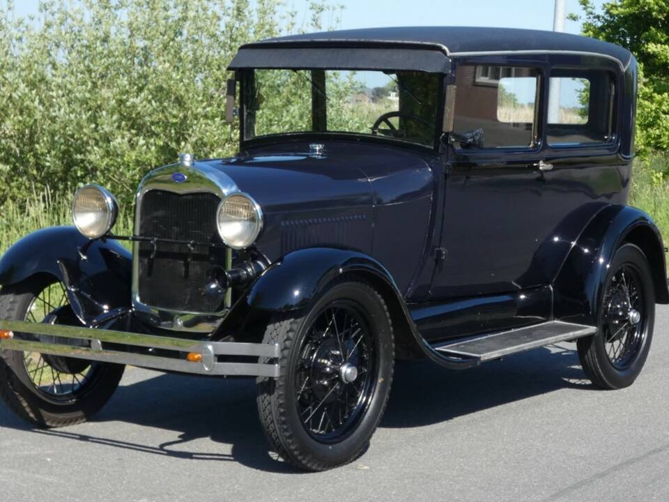 Image 2/15 of Ford Model A Tudor Sedan (1929)
