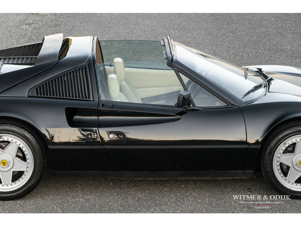 Image 12/41 de Ferrari 328 GTS (1989)