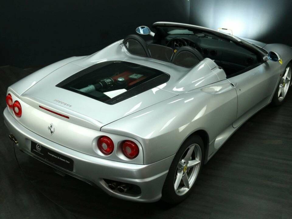 Immagine 6/50 di Ferrari 360 Spider (2003)