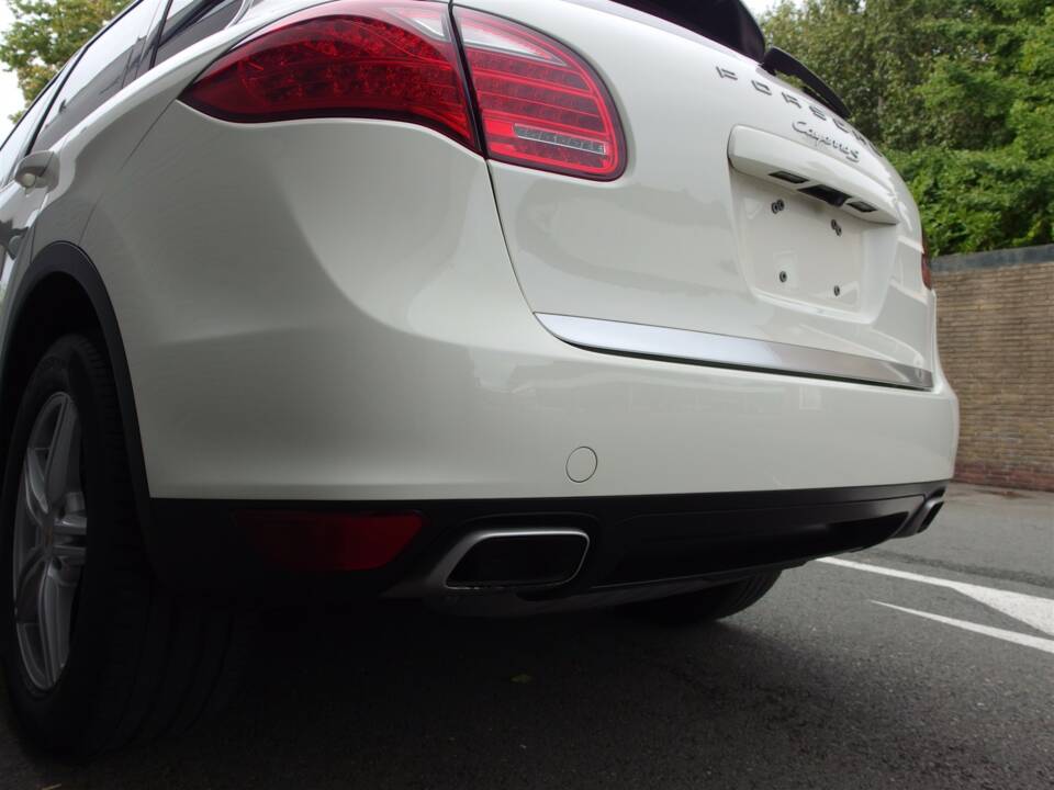 Bild 13/99 von Porsche Cayenne S (2010)