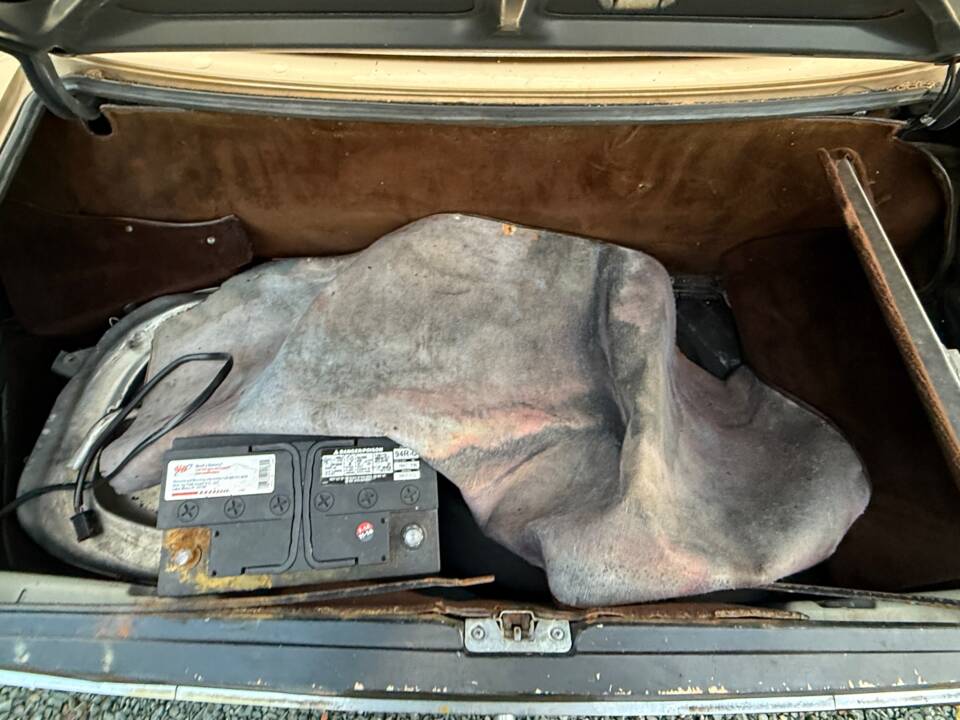 Image 9/10 de Mercedes-Benz 380 SL (1983)