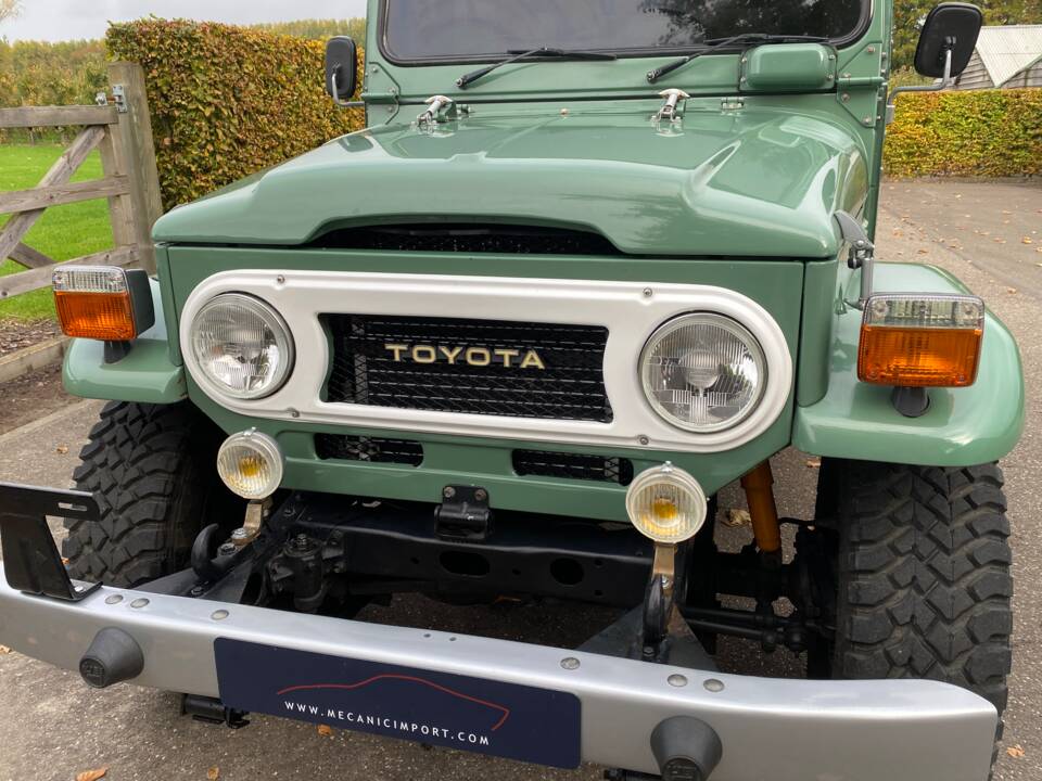 Image 9/18 de Toyota Land Cruiser FJ 40 (1978)