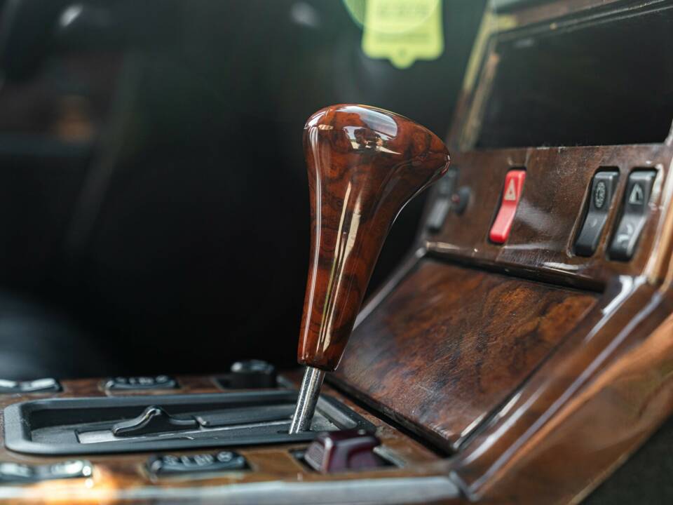 Image 34/50 of Mercedes-Benz 300 SL (1990)