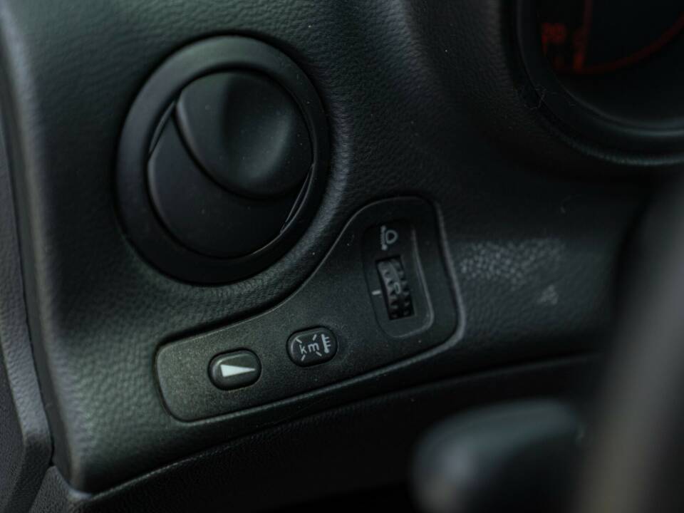 Imagen 38/50 de Alfa Romeo 156 2.5 V6 (2000)