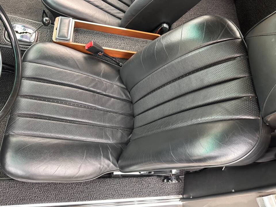 Image 24/36 of Mercedes-Benz 280 SL (1968)