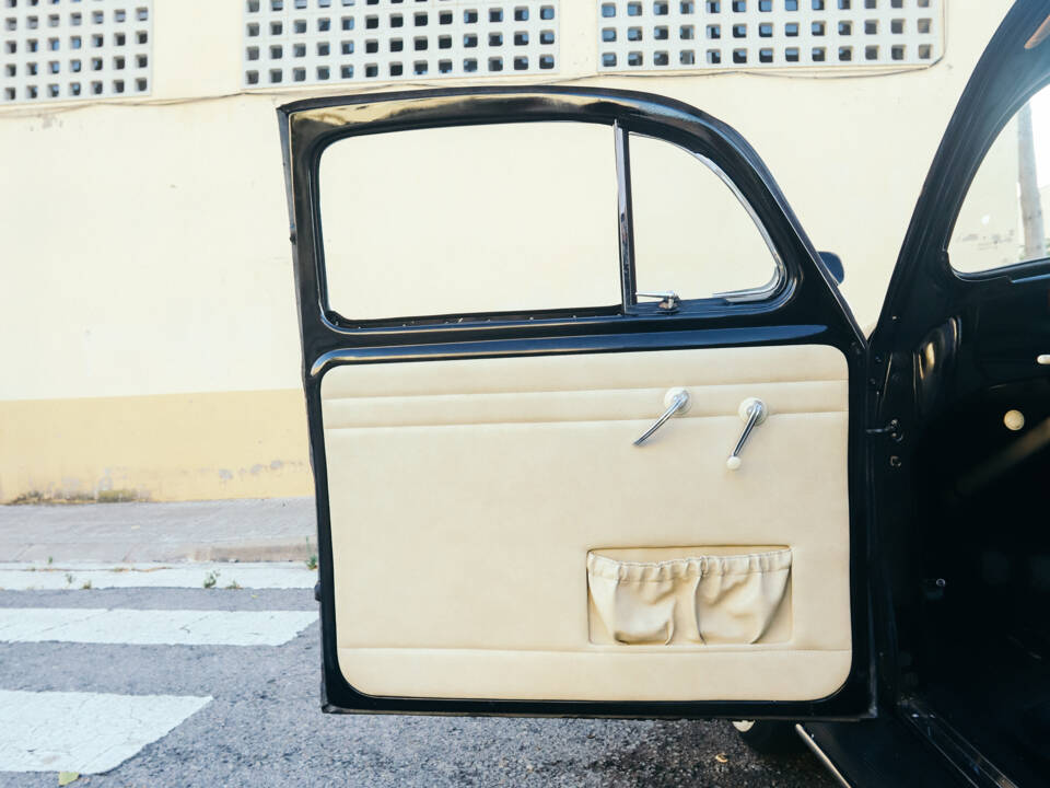 Image 73/130 of Volkswagen Beetle 1200 Export &quot;Oval&quot; (1954)