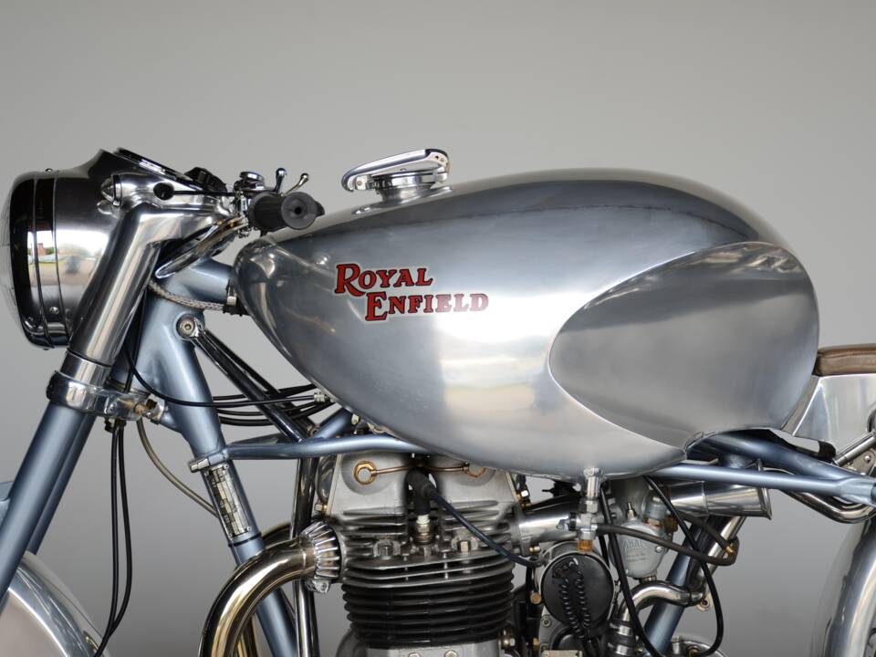 Image 21/42 of Royal Enfield 700 Silver Shotgun (1955)
