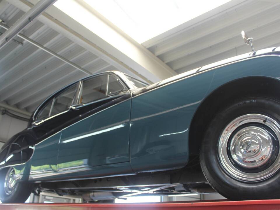 Image 10/50 de Jaguar Mk IX (1961)