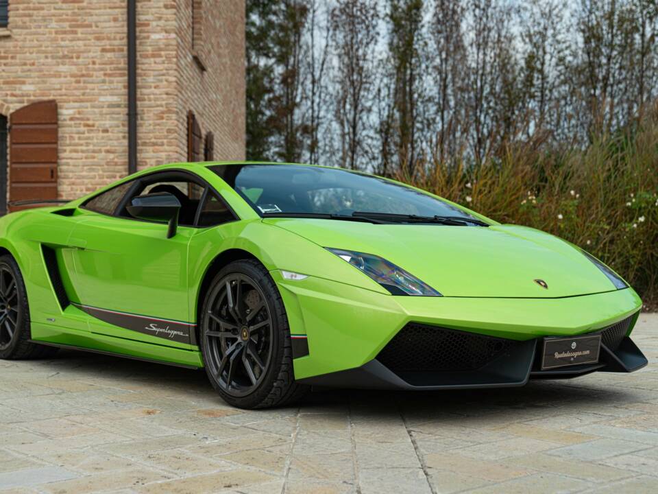 Image 2/50 of Lamborghini Gallardo LP 570-4 Superleggera (2011)