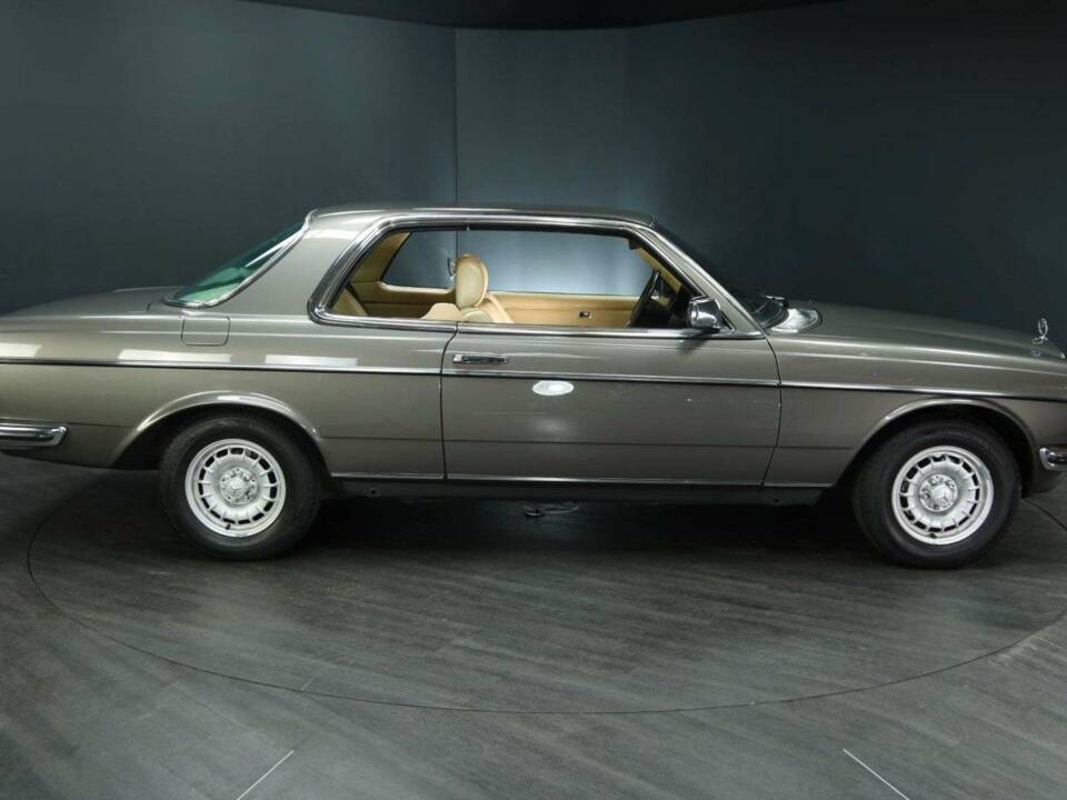 Image 7/30 of Mercedes-Benz 280 CE (1984)