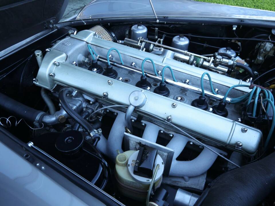 Bild 41/50 von Aston Martin DB 6 (1968)