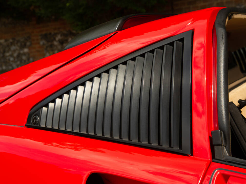 Immagine 36/49 di Ferrari 328 GTS (1988)