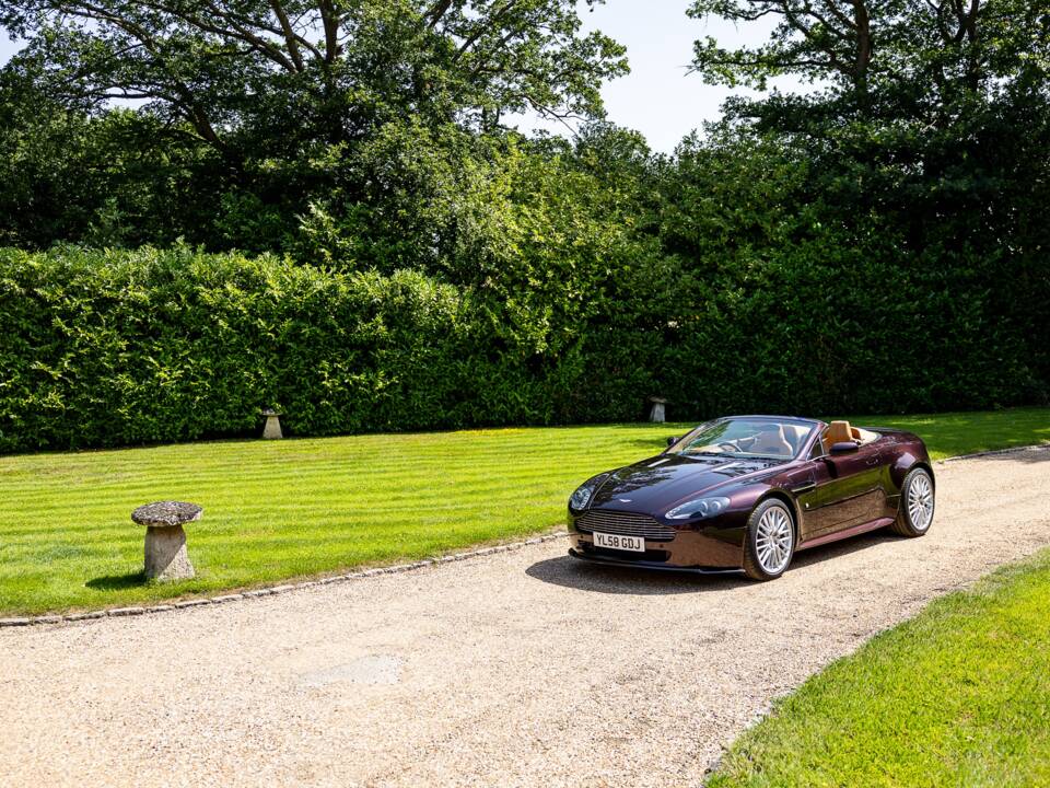 Image 25/45 de Aston Martin V8 Vantage (2008)