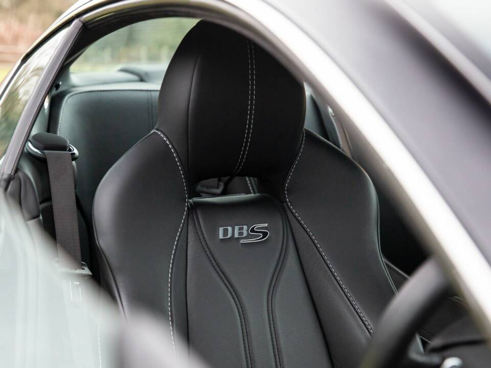 Bild 15/50 von Aston Martin DBS (2010)