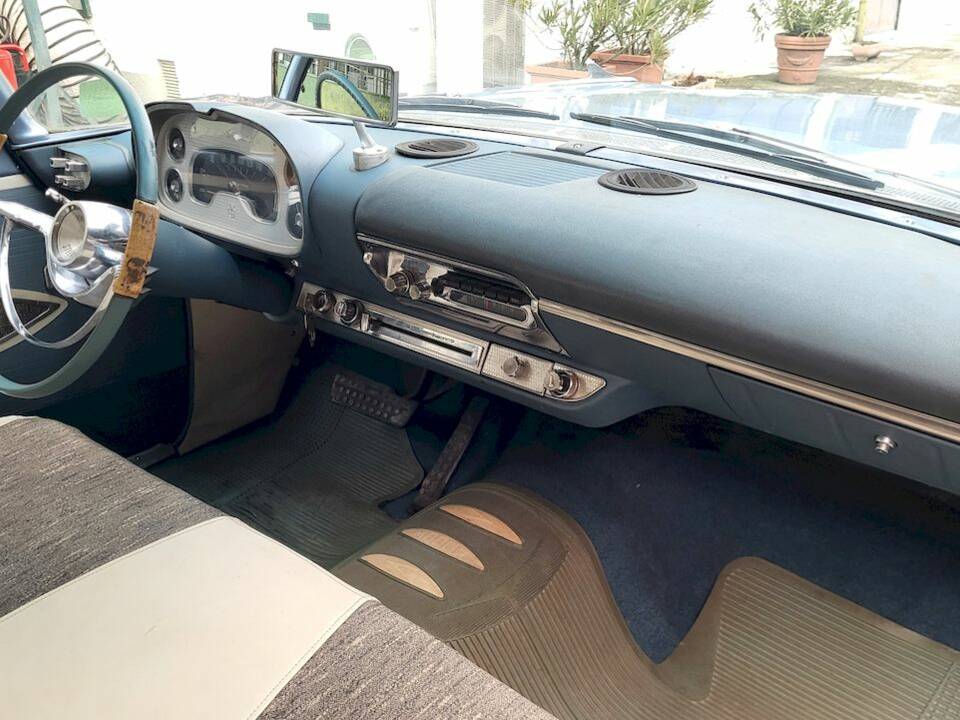 Bild 53/79 von Plymouth Sport Suburban (1958)