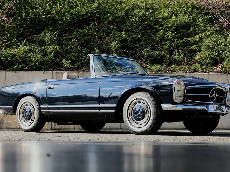 Immagine 2/66 di Mercedes-Benz 280 SL (1969)