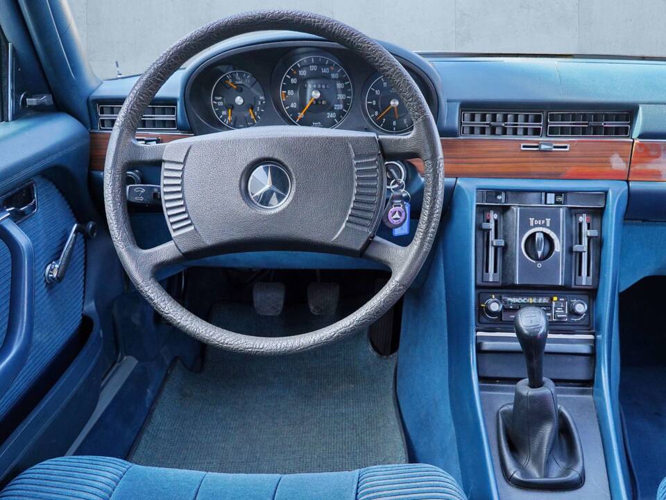 Bild 10/23 von Mercedes-Benz 350 SE (1975)