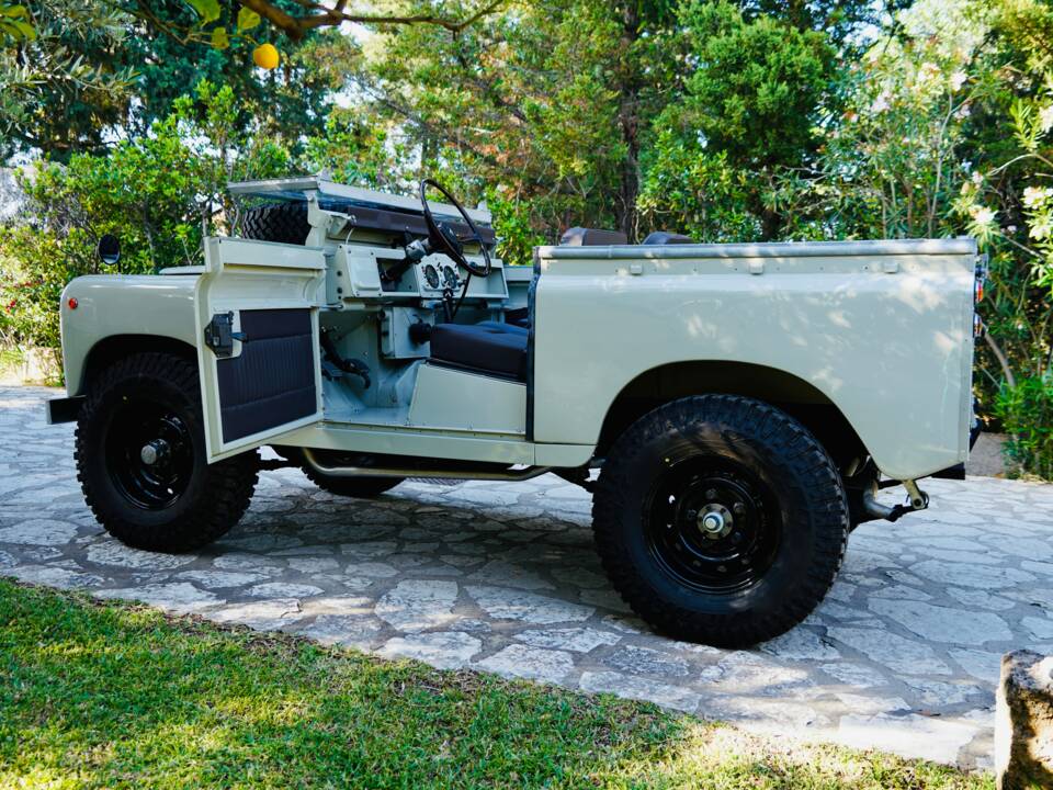 Bild 5/100 von Land Rover 88 (1968)