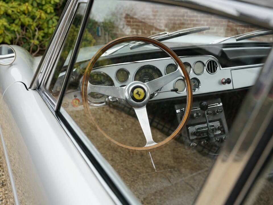 Immagine 13/50 di Ferrari 250 GT 2+2 (1964)