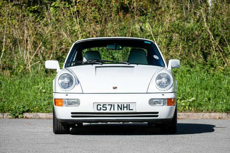 Image 6/38 of Porsche 911 Carrera 4 (1990)