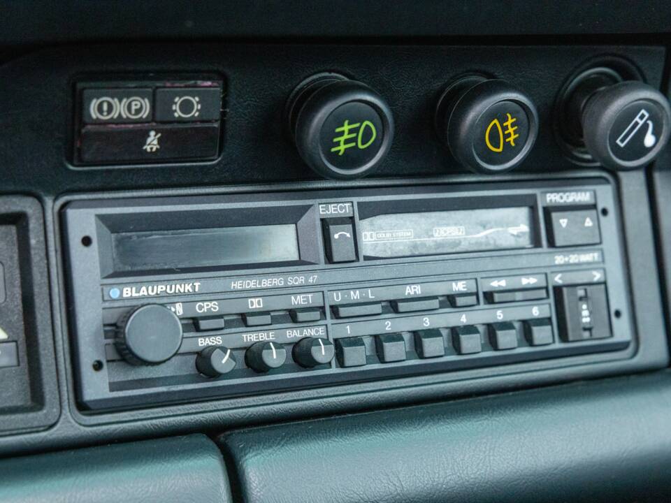 Bild 46/50 von Porsche 911 Carrera 3.2 (1988)