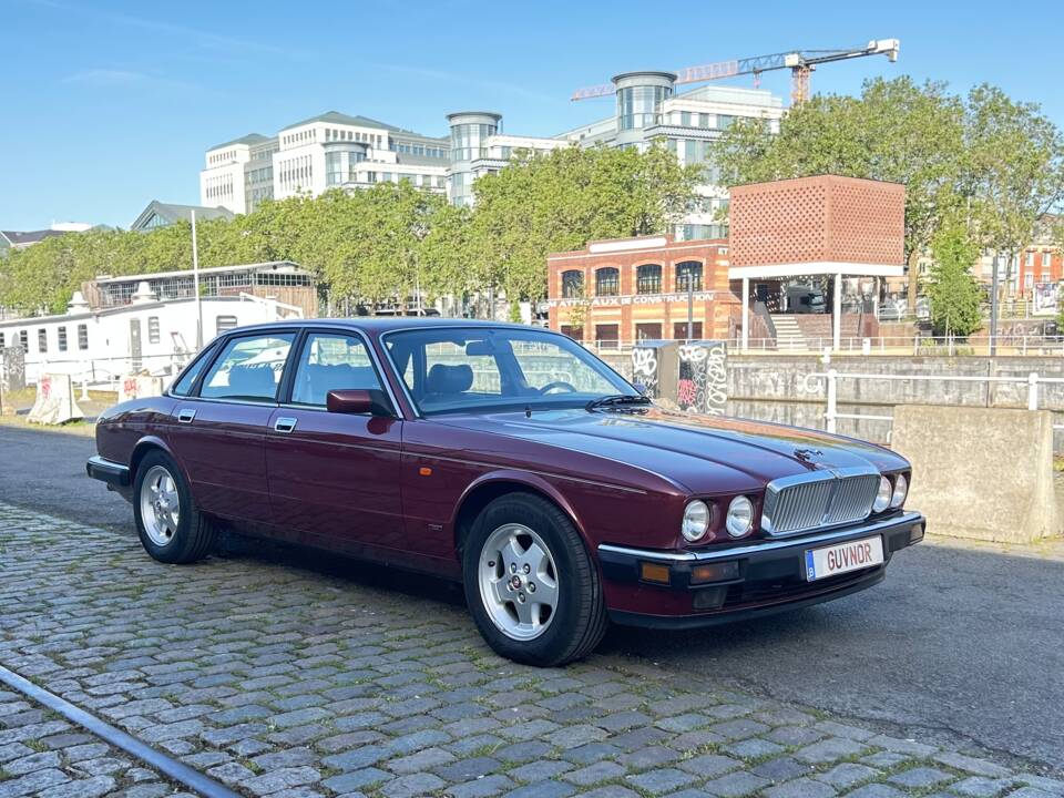 Bild 10/29 von Jaguar XJ 40 3.2 (1994)
