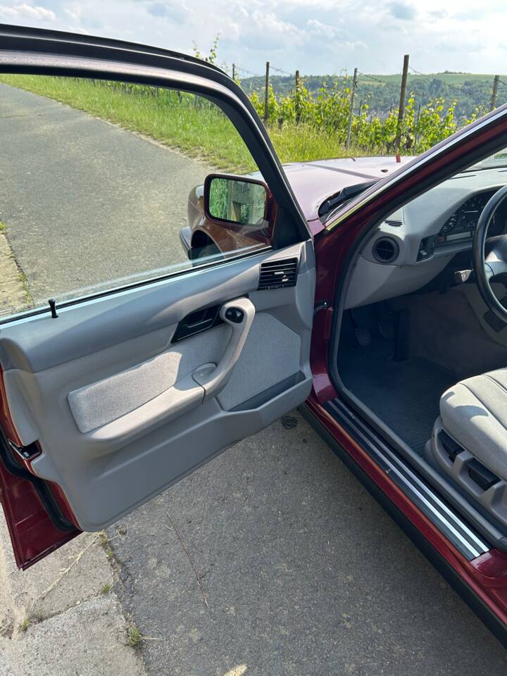 Image 48/51 of BMW 535i (1991)