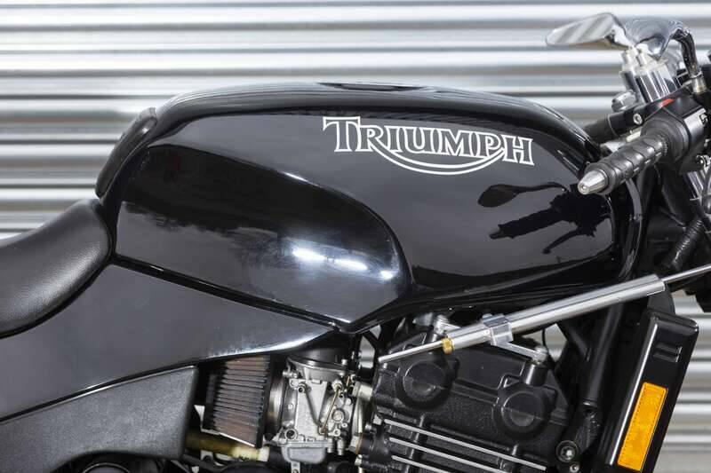 Image 4/37 of Triumph Speed Triple (1995)