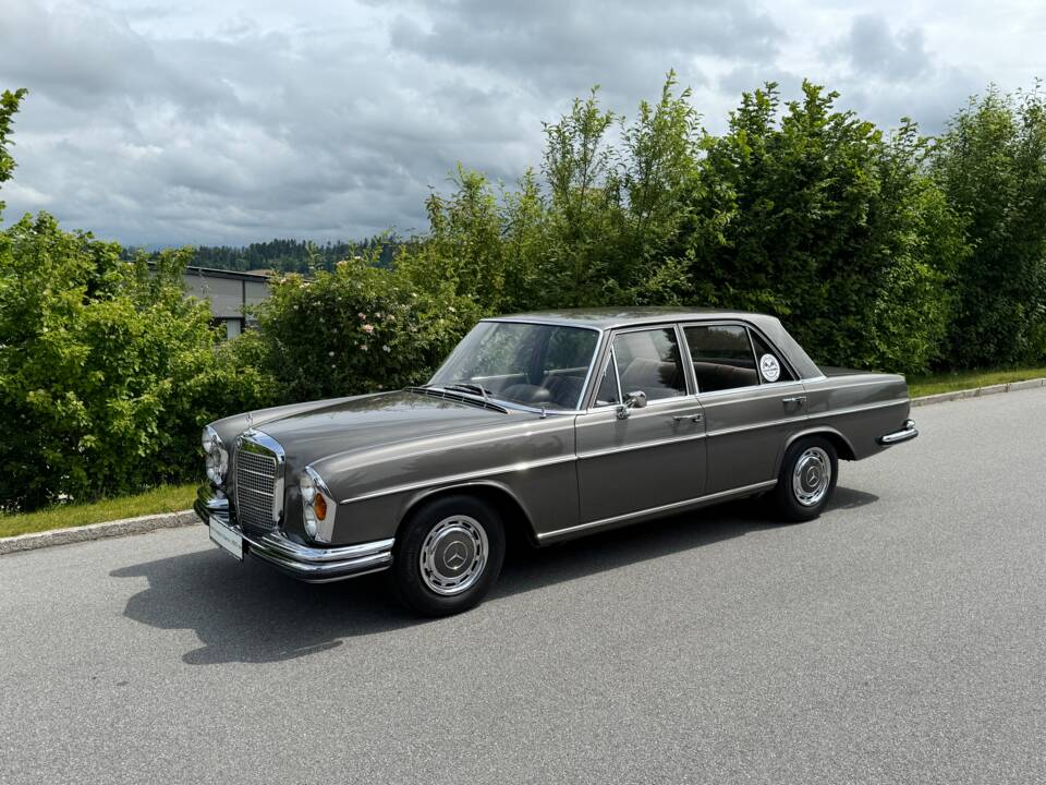 Image 47/47 of Mercedes-Benz 280 SE (1969)