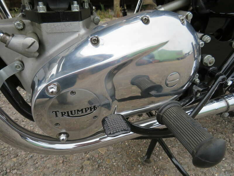 Image 28/50 de Triumph DUMMY (1970)