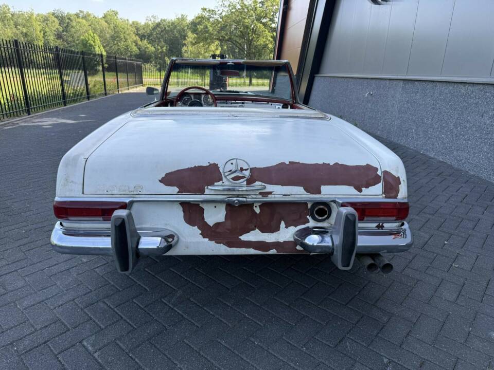 Image 7/50 of Mercedes-Benz 230 SL (1967)