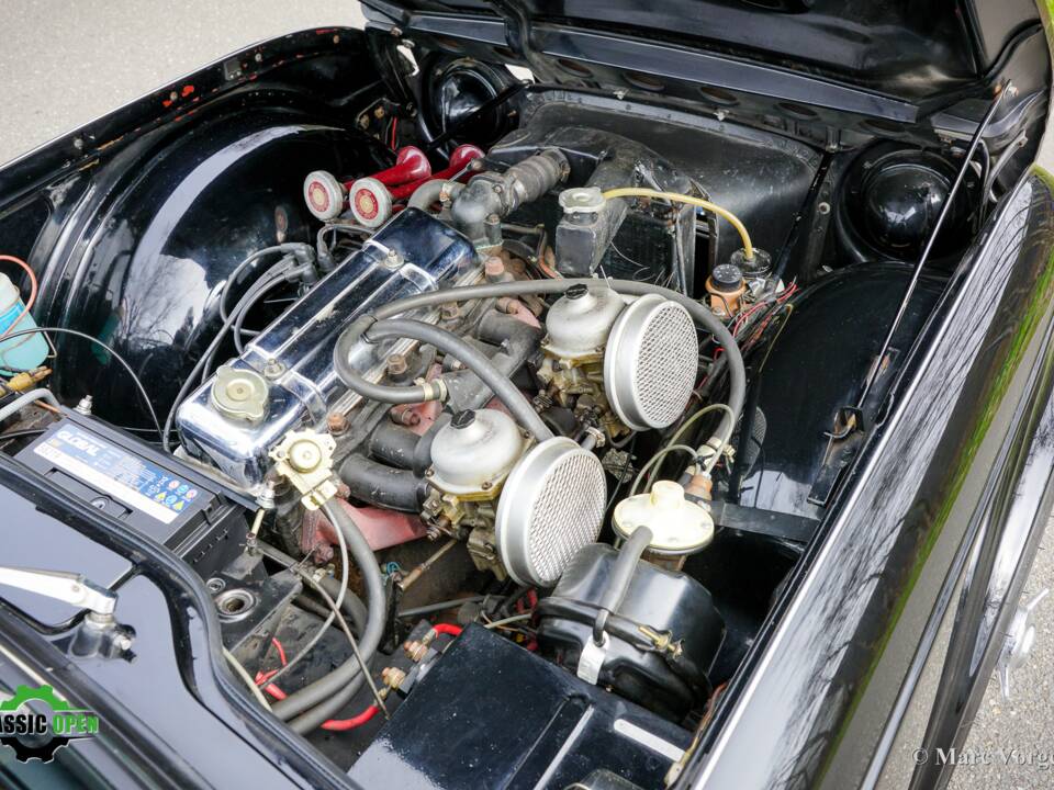 Image 17/37 of Triumph TR 4 (1965)