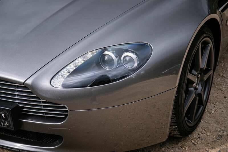 Image 34/50 of Aston Martin V8 Vantage (2006)