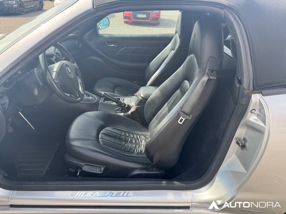 Bild 8/15 von Maserati Spyder 4200 Cambiocorsa (2002)