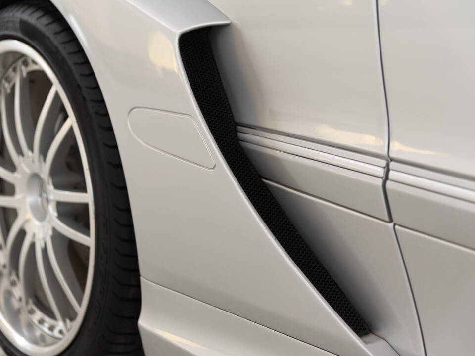 Immagine 23/44 di Mercedes-Benz CLK DTM AMG (2005)