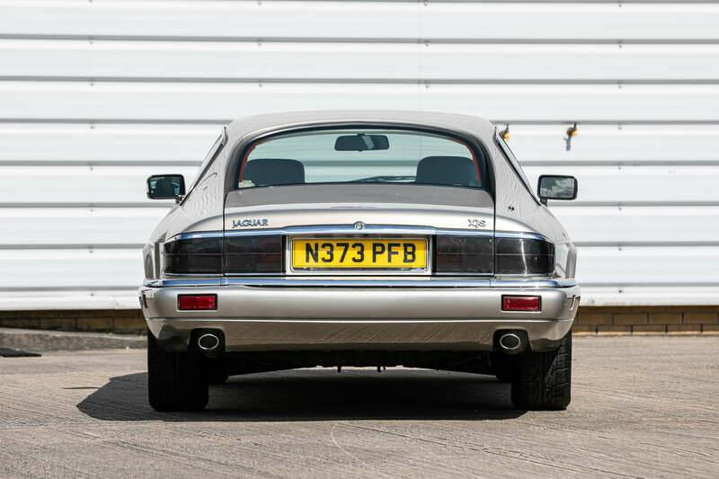 Image 7/32 de Jaguar XJS 4.0 Celebration (1996)